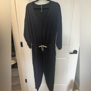 Navy Vuori Jumpsuit- Size L, lightly worn.